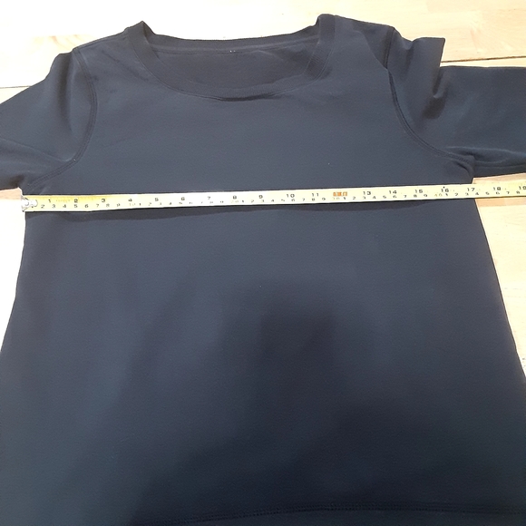 Lululemon long sleeves pullover sweaters  . Size  small - Picture 12 of 15